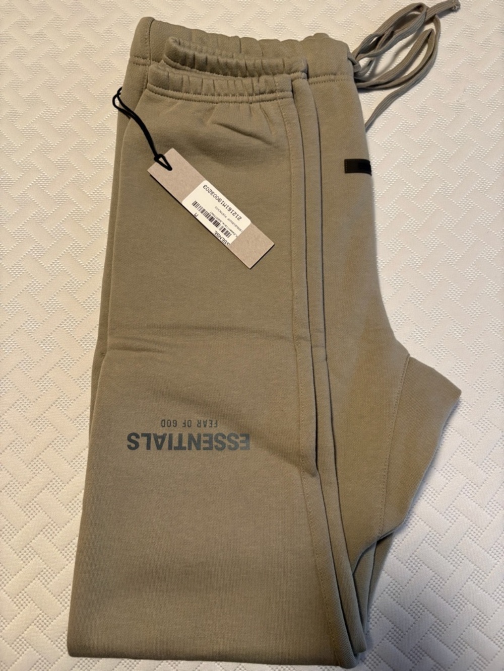 ESSENTIALS x FEAR OF GOD SWEATPANTS, SZ M, BRAND NEW